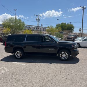 CHEVROLET SUBURBAN LT - 10
