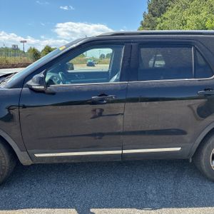 FORD EXPLORER XLT - 4