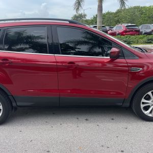 صورة مصغرة 11 لـ 2018 FORD ESCAPE SE