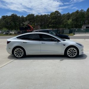 TESLA MODEL 3 BASE - 10