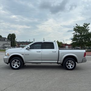 2015 RAM 1500 LARAMIE — фото 2