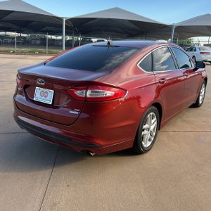 FORD FUSION SE - 8