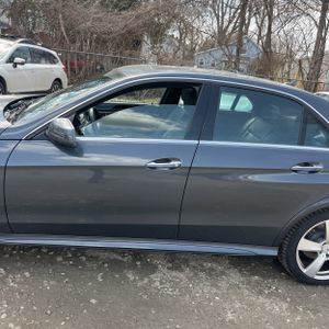 MERCEDES-BENZ E-CLASS - 4