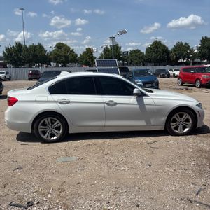 صورة 10 لـ 2017 BMW 3 SERIES 330I