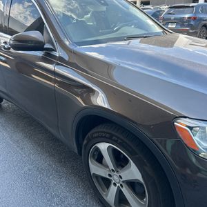 2017 Mercedes-BENZ GLC thumbnail 61