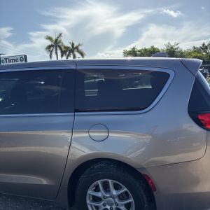 صورة 5 لـ 2018 Chrysler PACIFICA LX
