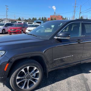 JEEP GRAND CHEROKEE OVERLAND - 2