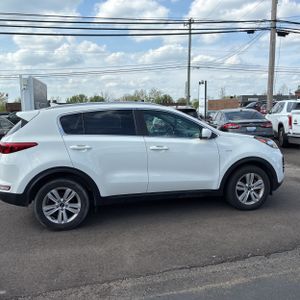 KIA SPORTAGE LX - 10