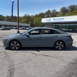 HYUNDAI ELANTRA LIMITED - 3