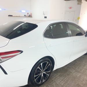 صورة 9 لـ 2018 Toyota CAMRY HYBRID SE