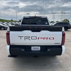 TOYOTA TUNDRA - 6