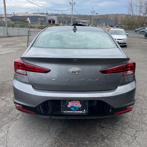 HYUNDAI ELANTRA SE - 7