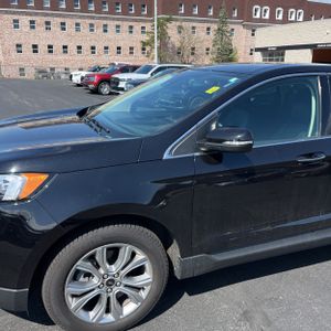 FORD EDGE TITANIUM - 2