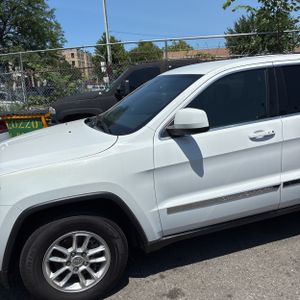 2018 JEEP GRAND CHEROKEE LAREDO 照片 2