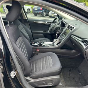 صورة مصغرة 33 لـ 2016 FORD FUSION SE