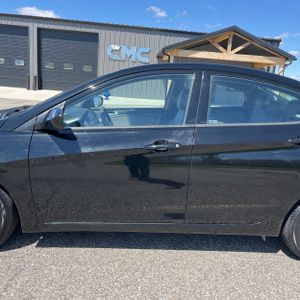 HYUNDAI ACCENT GLS - 4