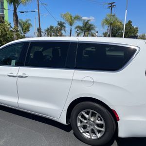 CHRYSLER PACIFICA TOURING L - 6