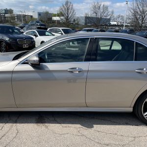 MERCEDES-BENZ E-CLASS - 4