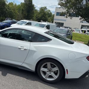 2026 FORD MUSTANG ECOBOOST PREMIUM — фото 6