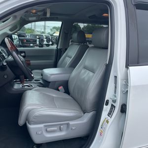 2022 Toyota SEQUOIA PLATINUM — миниатюра 31