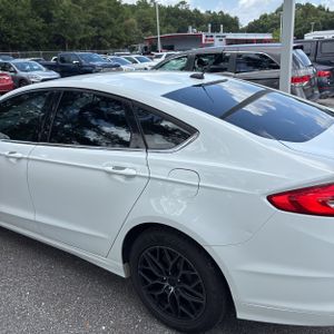 صورة 5 لـ 2018 FORD FUSION HYBRID SE