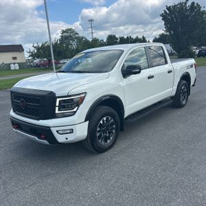 2024 Nissan TITAN CREW CAB PRO-4X 4X4 — фото 1