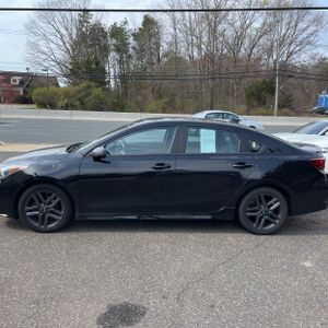 KIA FORTE GT-LINE - 3