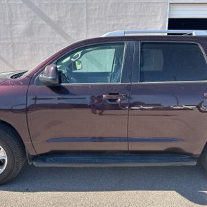 2019 Toyota SEQUOIA SR5 — фото 4