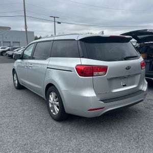 KIA SEDONA LX - 5