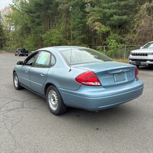 FORD TAURUS SE - 5