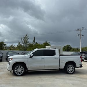 Chevrolet Silverado 1500 High Country - 3