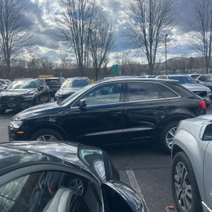 Audi Q3 2.0T Premium Plus - 3