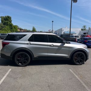 FORD EXPLORER ST - 10