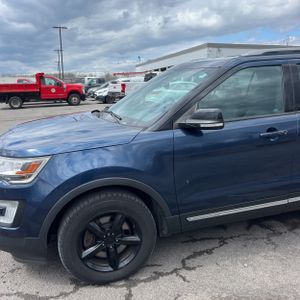 FORD EXPLORER XLT - 2