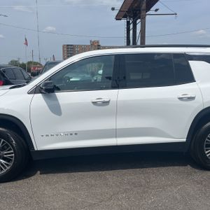2024 Chevrolet TRAVERSE LT — фото 4