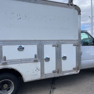 FORD E-350 CUTAWAY - 9