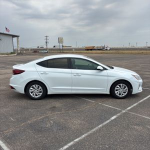 2019 Hyundai ELANTRA SE 照片 10