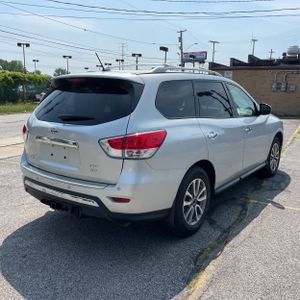 2015 Nissan PATHFINDER SV photo 5