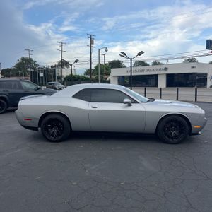 Dodge Challenger R/T - 10
