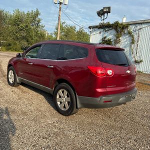 2010 Chevrolet TRAVERSE LT photo 5