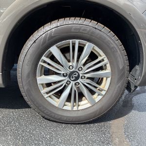 2019 Infiniti QX80 LUXE — фото 20