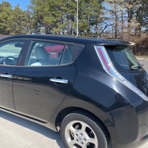 NISSAN LEAF SV - 6