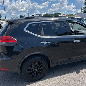 2017 Nissan ROGUE SV — фото 9