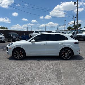 PORSCHE CAYENNE GTS - 3