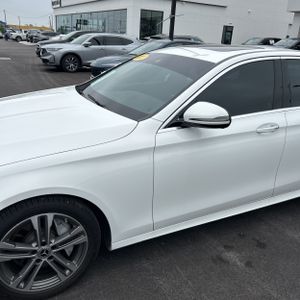 MERCEDES-BENZ E-CLASS - 2