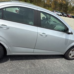 CHEVROLET SONIC LS AUTO - 9