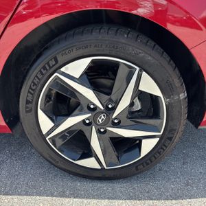 2022 Hyundai ELANTRA LIMITED 缩略图 18