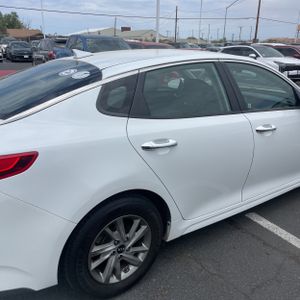 2019 KIA OPTIMA LX photo 9