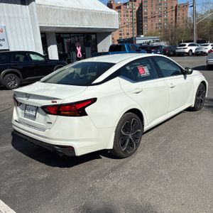 Nissan Altima SR Intelligent AWD - 8