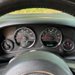 صورة 42 لـ 2017 JEEP WRANGLER UNLIMITED SAHARA